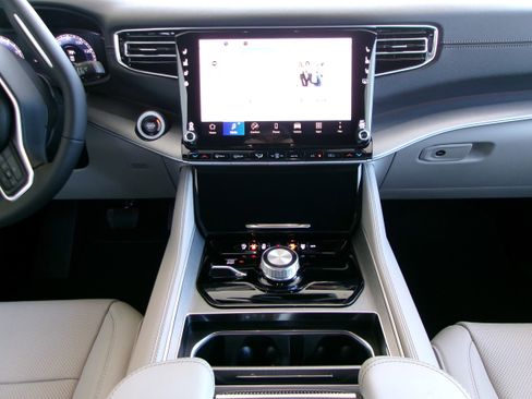 New 2026 Jeep Grand Wagoneer 4WD image 14