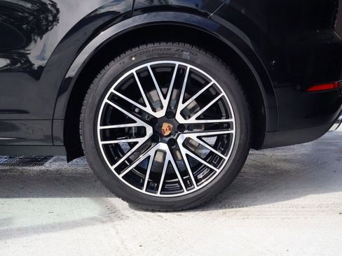 New 2026 Porsche Cayenne Coupe image 27