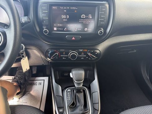 Used 2023 Kia Soul LX w/ LX Technology Package FWD image 14