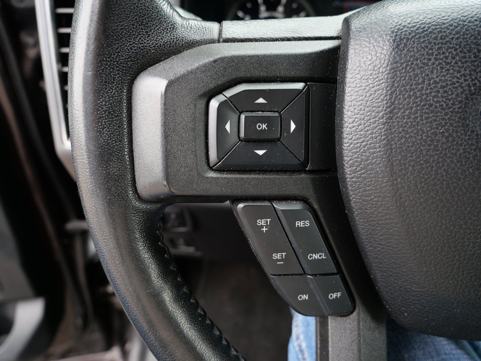 Used 2019 Ford F150 XLT w/ Equipment Group 302A Luxury AWD/4WD image 26