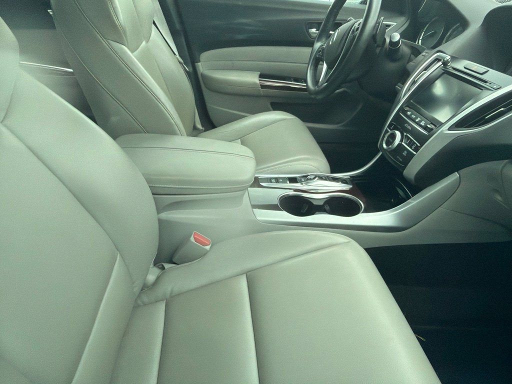 Used 2015 Acura TLX V6 FWD image 4