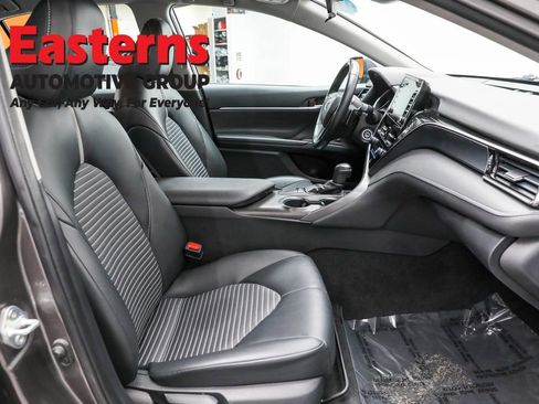 Used 2022 Toyota Camry SE image 23