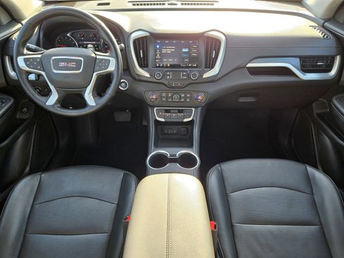 Used 2024 GMC Terrain SLT image 11