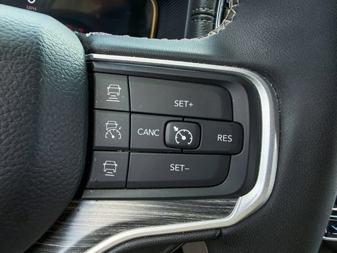 Used 2024 Jeep Wagoneer L Series III w/ Flexible Seating Group AWD/4WD image 22
