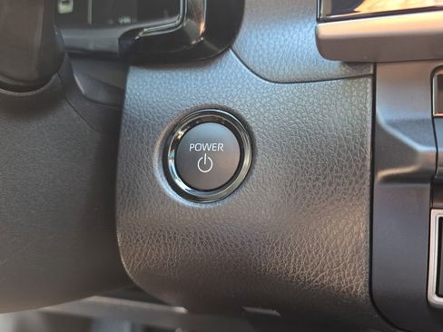 Used 2025 Toyota Camry LE w/ Convenience Package image 23