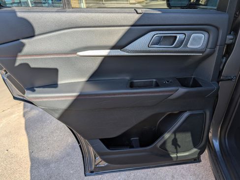 Used 2025 Ford Explorer ST image 14