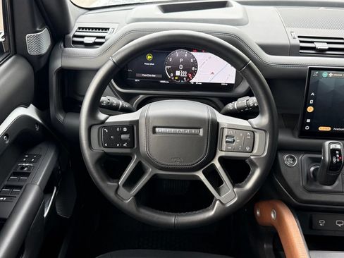 Used 2024 Land Rover Defender 130 X-Dynamic SE AWD/4WD image 19