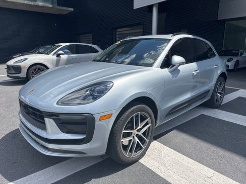 Certified 2023 Porsche Macan AWD/4WD image 1