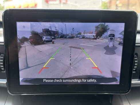 Used 2020 Ford Explorer XLT w/ Equipment Group 202A AWD/4WD image 19