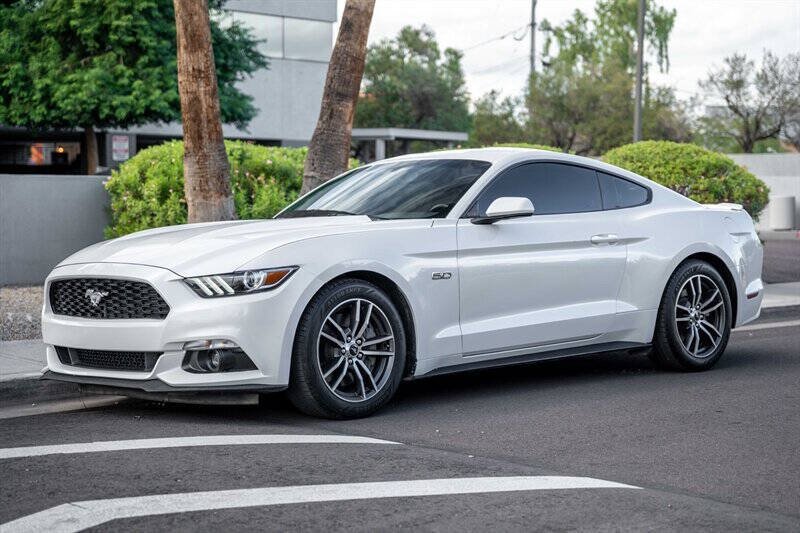 Used 2017 Ford Mustang GT RWD image 1