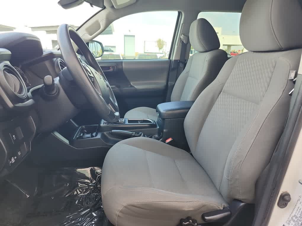 Used 2020 Toyota Tacoma SR AWD/4WD image 15