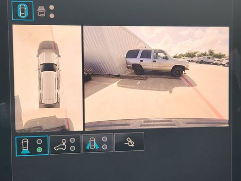 Used 2025 GMC Yukon Denali AWD/4WD image 15