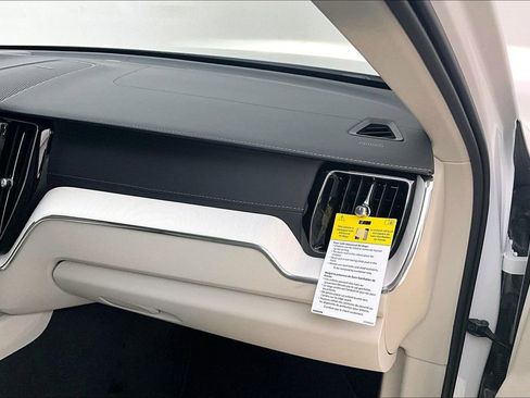 New 2026 Volvo XC60 B5 Ultra w/ Protection Package Premier image 19
