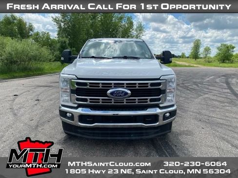 Used 2024 Ford F350 XLT w/ FX4 Off-Road Package AWD/4WD image 3
