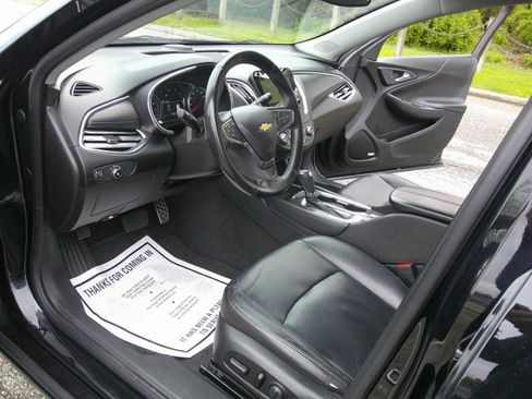 Used 2017 Chevrolet Malibu LT w/ Leather Package FWD image 68