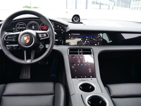 Used 2025 Porsche Taycan image 25