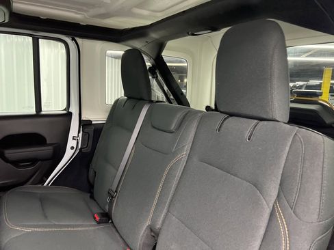 Used 2024 Jeep Wrangler Sport S image 14