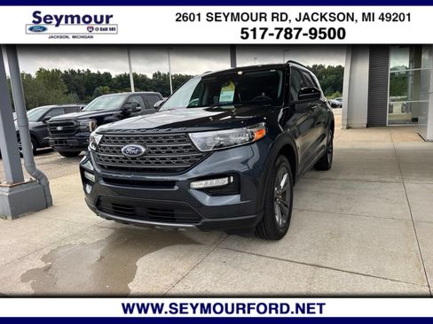 Certified 2024 Ford Explorer XLT w/ Equipment Group 202A AWD/4WD image 1
