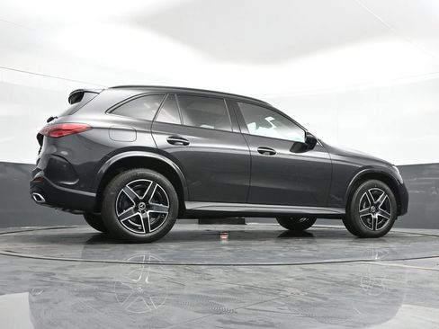 Used 2025 Mercedes-Benz GLC 300 4MATIC image 46