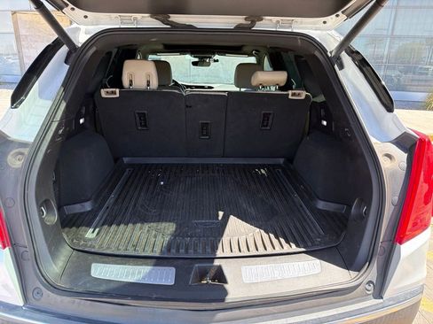Used 2019 Cadillac XT5 Luxury w/ LPO, Radiant Package FWD image 8