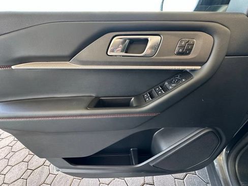 Used 2025 Ford Explorer ST AWD/4WD image 19