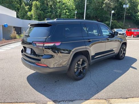 Used 2023 Jeep Grand Cherokee L Laredo AWD/4WD image 3