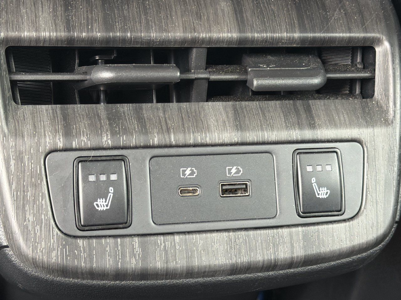 Certified 2023 Nissan Ariya AWD image 21
