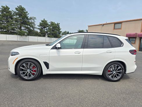 New 2026 BMW X5 xDrive50e w/ M Sport Package AWD/4WD image 3