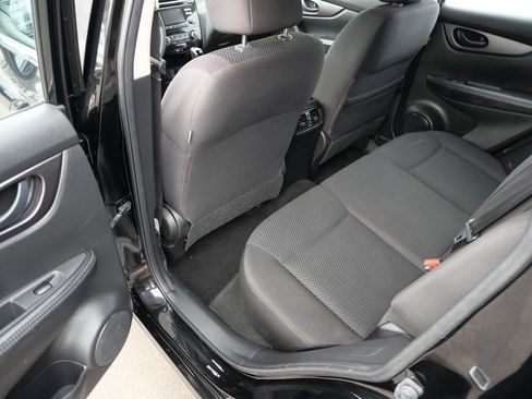 Used 2018 Nissan Rogue Sport S image 19