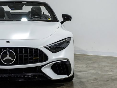 Used 2022 Mercedes-Benz SL 63 AMG 4MATIC image 39