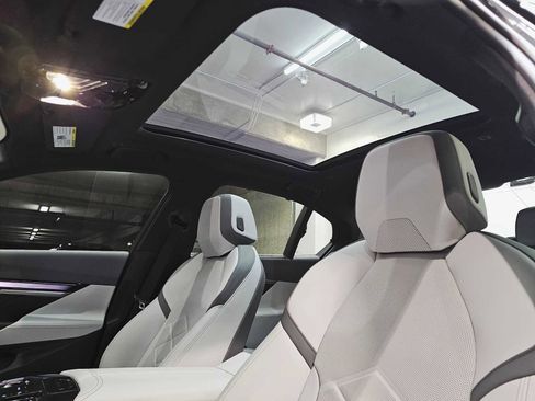 Used 2024 BMW i5 eDrive40i w/ M Sport Package image 24