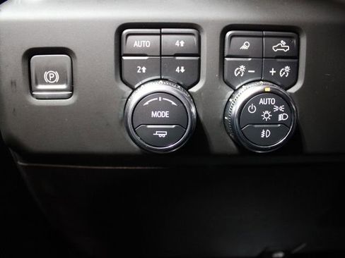 Used 2025 GMC Sierra 2500 Denali image 40