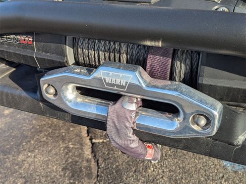 Used 2024 Ford Bronco Everglades image 32