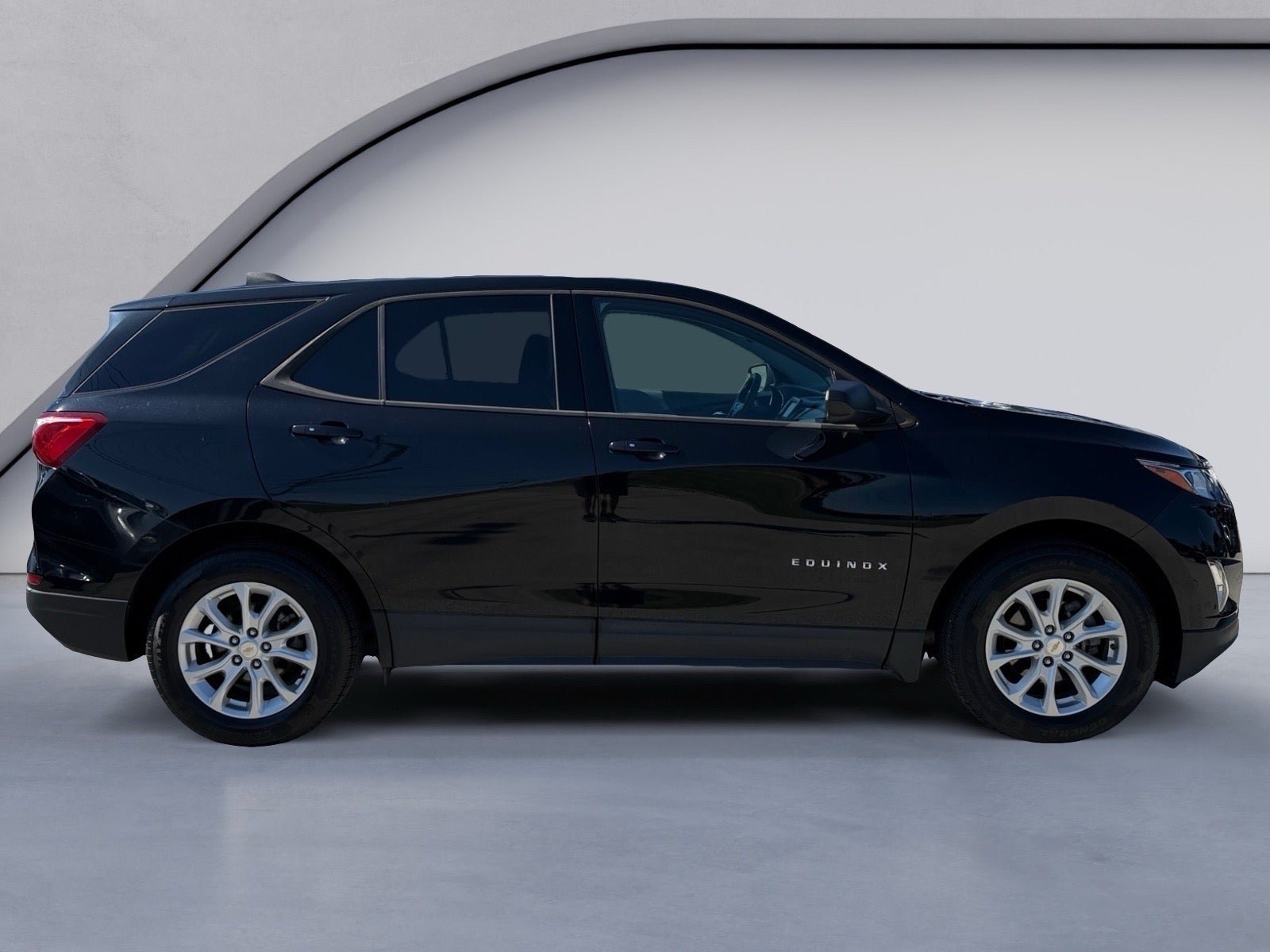 Used 2019 Chevrolet Equinox LS w/ LS Convenience Package FWD image 6