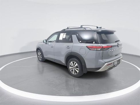 Certified 2024 Nissan Pathfinder SL image 5