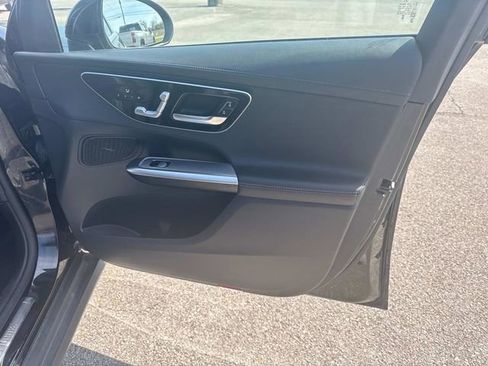 Used 2024 Mercedes-Benz GLC 300 image 23