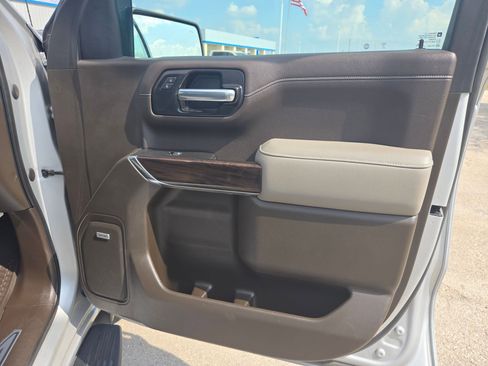 Used 2021 GMC Sierra 1500 SLT RWD image 24
