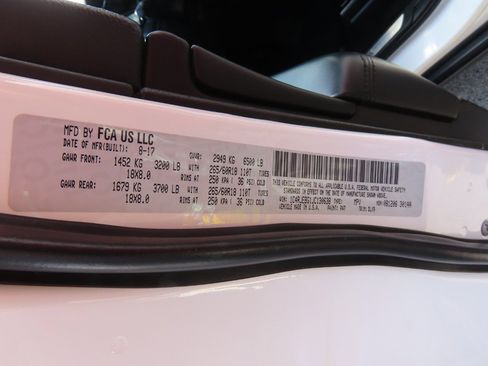 Used 2018 Jeep Grand Cherokee Limited w/ Luxury Group II image 33