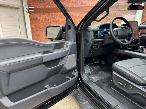 New 2025 Ford F150 Lightning Lariat image 9