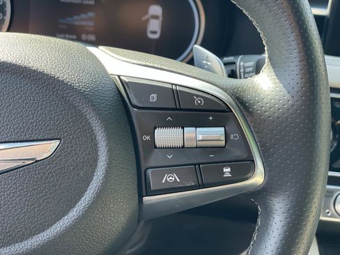 Used 2023 Genesis G70 3.3T w/ Sport Advanced Package image 9