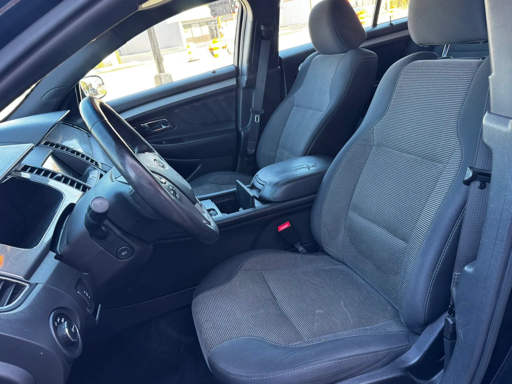 Used 2017 Ford Taurus SEL w/ Equipment Group 201A FWD image 8