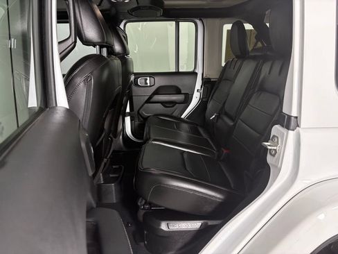 Used 2023 Jeep Wrangler Unlimited Sahara w/ Cold Weather Group AWD/4WD image 11