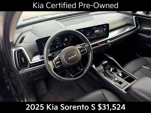 Certified 2025 Kia Sorento S FWD image 11