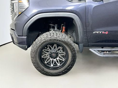 Used 2023 GMC Sierra 1500 AT4 w/ Technology Package AWD/4WD image 38