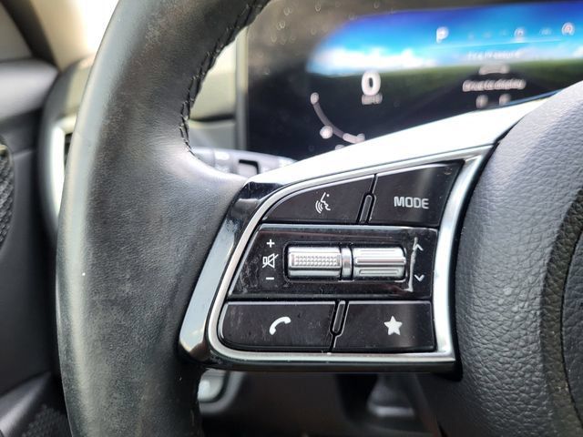 Certified 2025 Kia Seltos EX FWD image 18