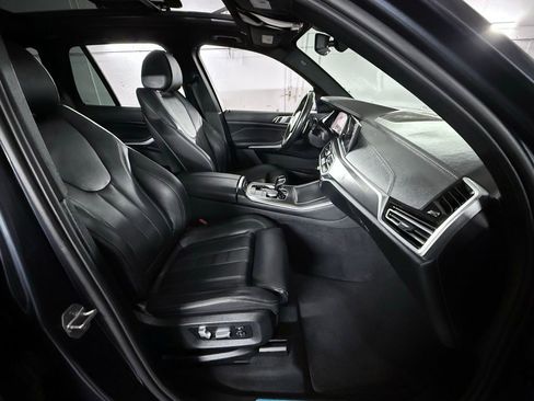 Used 2022 BMW X5 xDrive40i w/ M Sport Package image 28