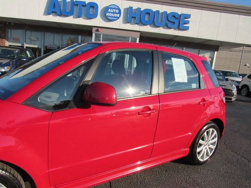 Used 2011 Suzuki SX4 Sportback FWD image 6