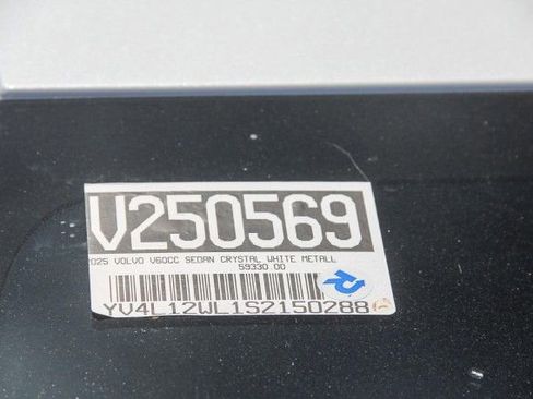 New 2025 Volvo V60 B5 Cross Country Ultra w/ Climate Package image 29