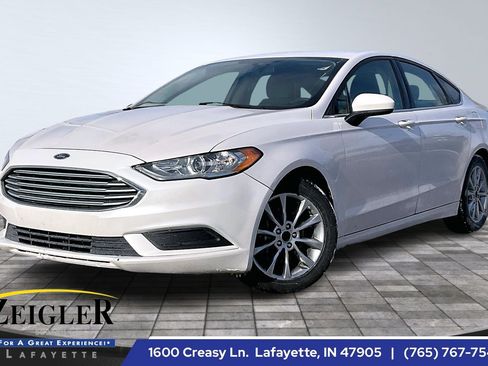 Used 2017 Ford Fusion SE image 1