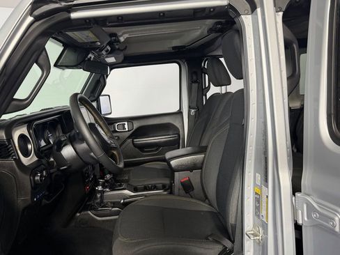 Used 2024 Jeep Wrangler Unlimited AWD/4WD image 20